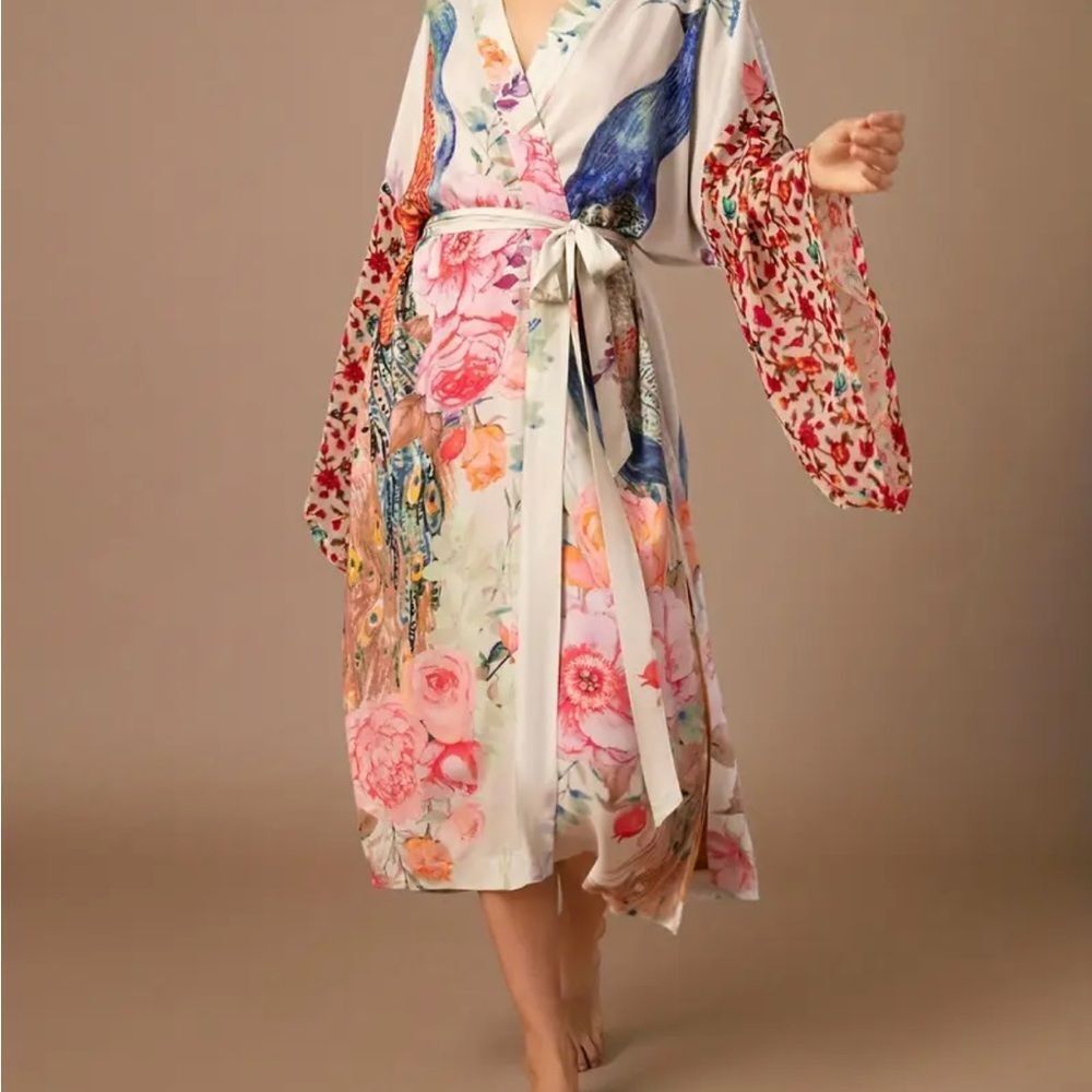 Floral Peacock Print Kimono Robe ~ NEW, boho chic and amazing 😻